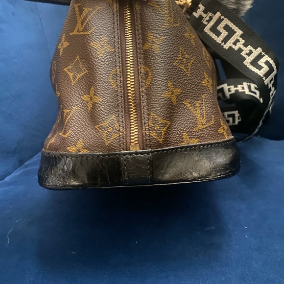 SOLD✨Auth Louis Vuitton ✨✨ - Picture 4 of 10